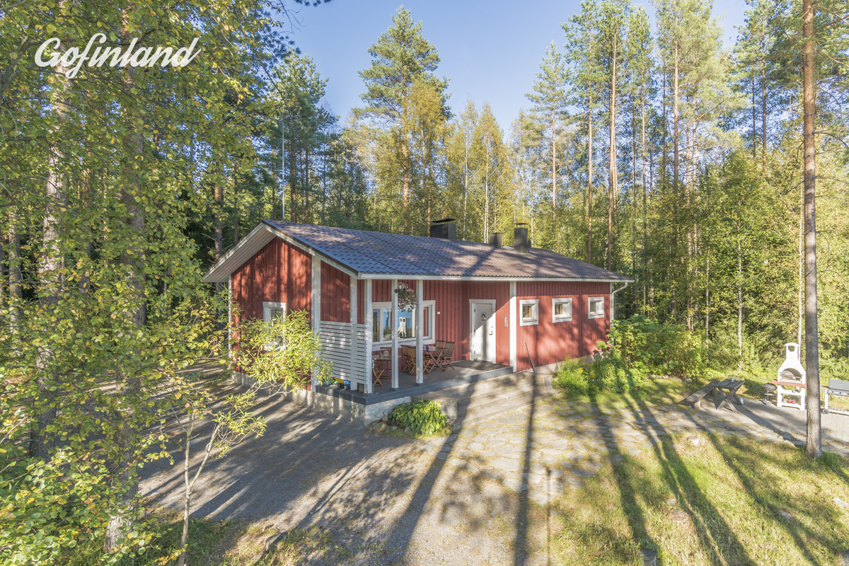 Punainen mökki kuva 1
